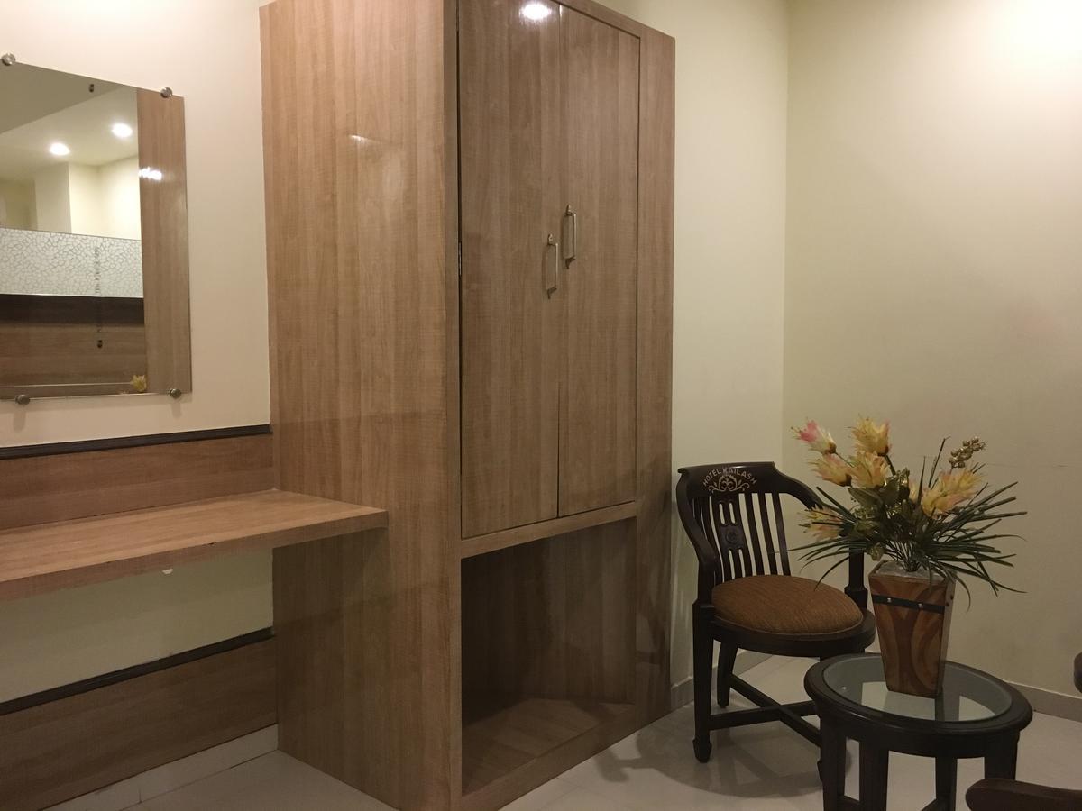 Kailash Presidency Hotel โบปาล ภายนอก รูปภาพ